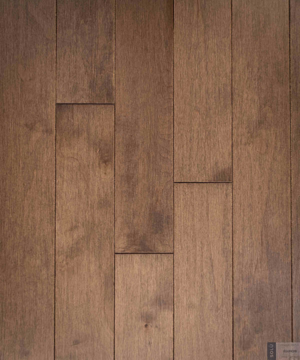Natural select grade maple floor, varnished Équinoxe color